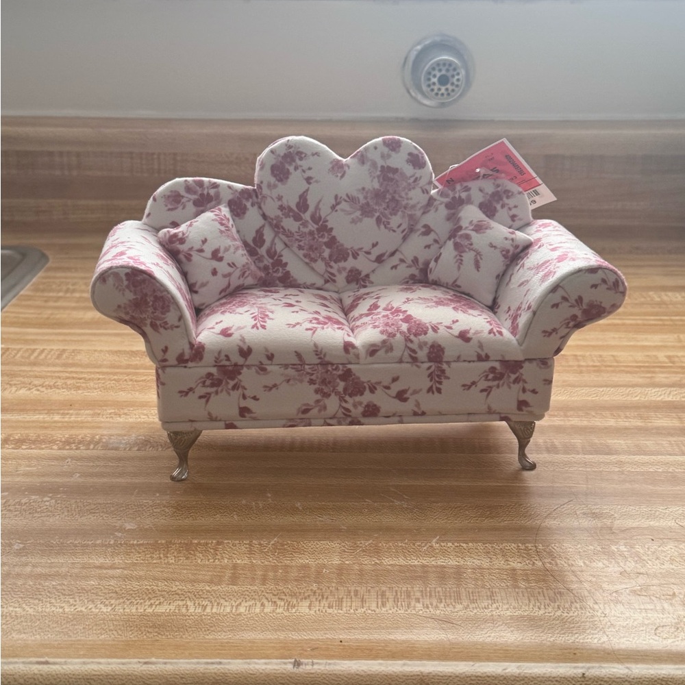 Floral Miniature Sofa Jewelry Box - Pink and white